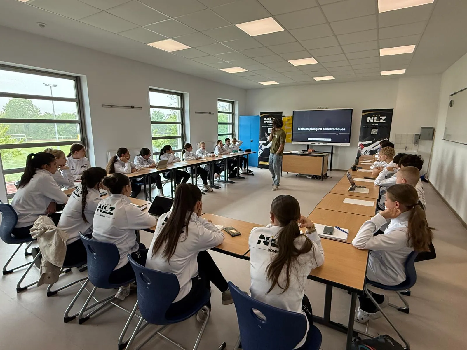 Athletinnen und Athleten beim dritten Mental-Workshop mit Torsten Loch